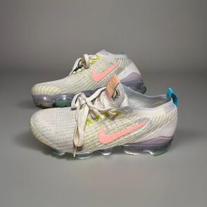 Women's Nike Air Vapormax Flyknit 3 'One of One' Size 8 White Coral
